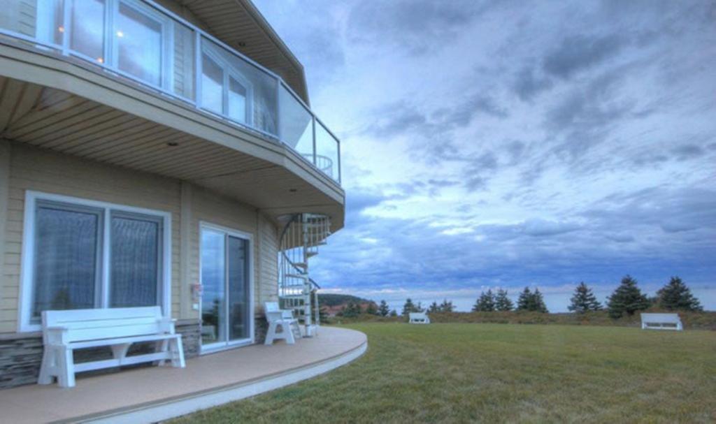 Around The Sea - Cana Da'S Rotating House, Suites & Tours Норт-Растіко Екстер'єр фото
