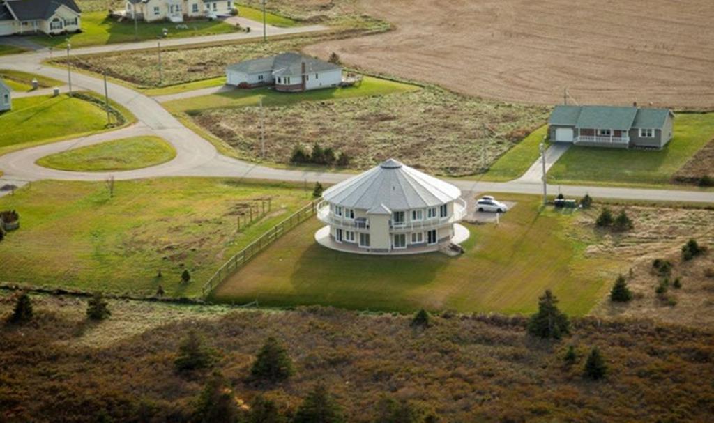 Around The Sea - Cana Da'S Rotating House, Suites & Tours Норт-Растіко Екстер'єр фото